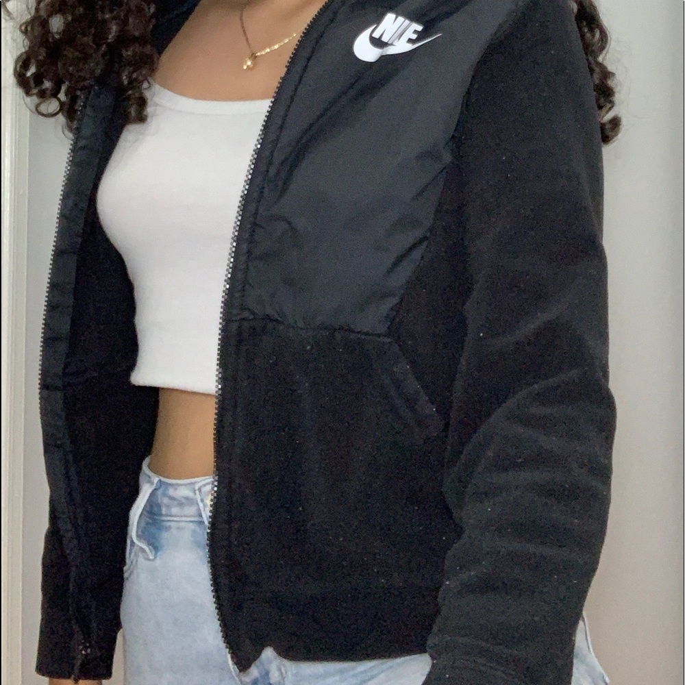 Black Nike boys jacket with hoodie!